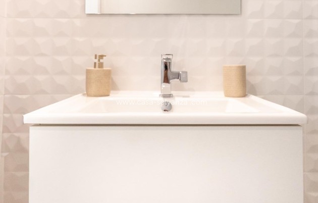 Resale - Apartment / flat - Torrevieja - Punta Prima