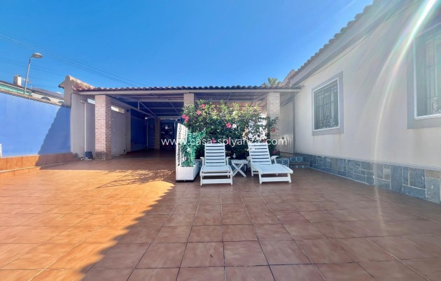Reventa - Villa - Torrevieja - Los Balcones