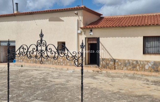 Resale - Country Property/Finca - Hondón de las Nieves - Inland