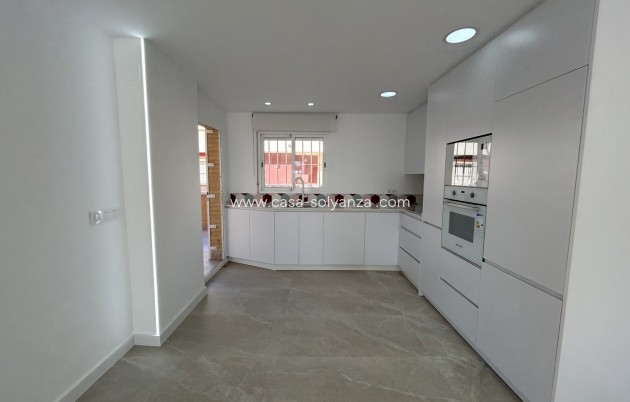 Resale - Apartment / flat - Pilar de la Horadada - Costa Blanca