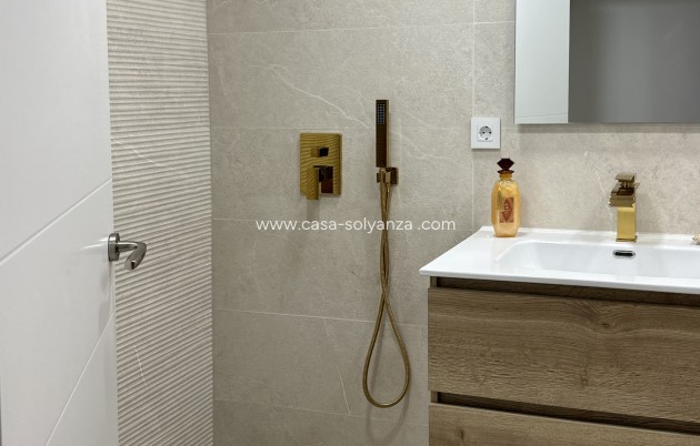 Resale - Apartment / flat - Torrevieja - Costa Blanca