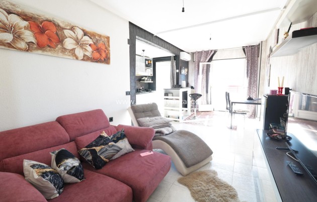 Resale - Apartment / flat - Torrevieja - El Molino