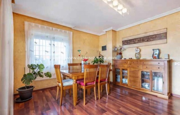 Resale - Villa - Torrevieja - Aguas nuevas