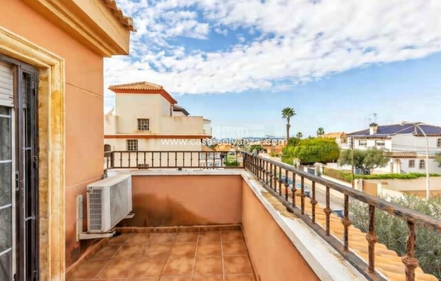 Resale - Villa - Torrevieja - Aguas nuevas