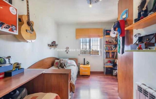 Resale - Villa - Torrevieja - Aguas nuevas