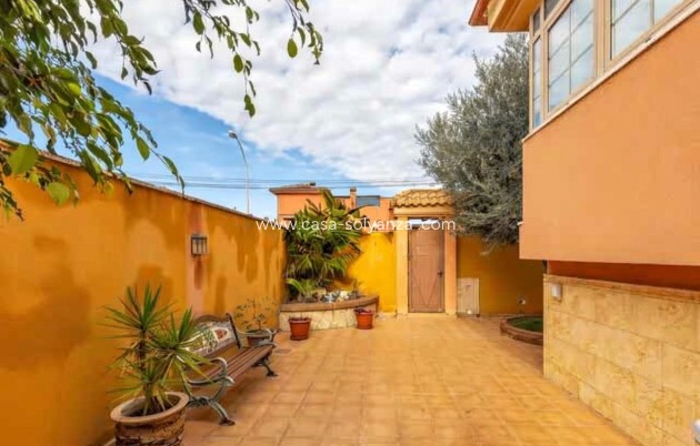 Resale - Villa - Torrevieja - Aguas nuevas