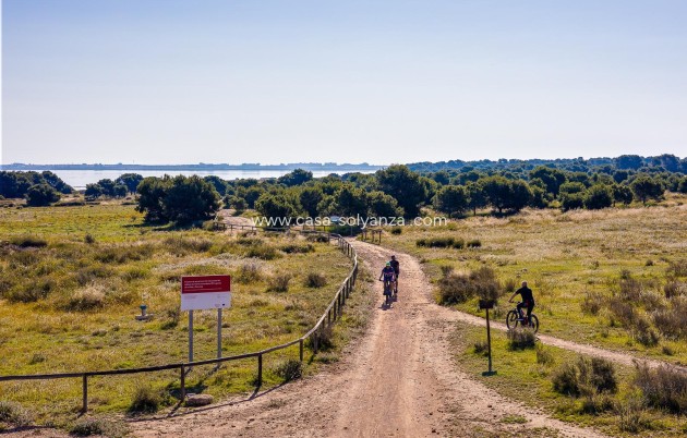 Resale - Apartment / flat - Torrevieja - Centro - Muelle Pesquero