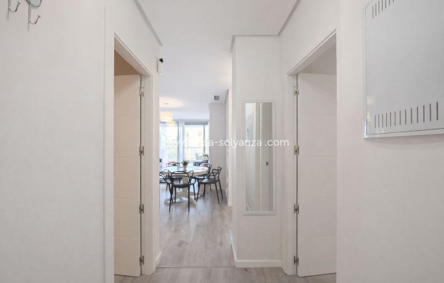 Resale - Apartment / flat - Orihuela Costa - Villamartín