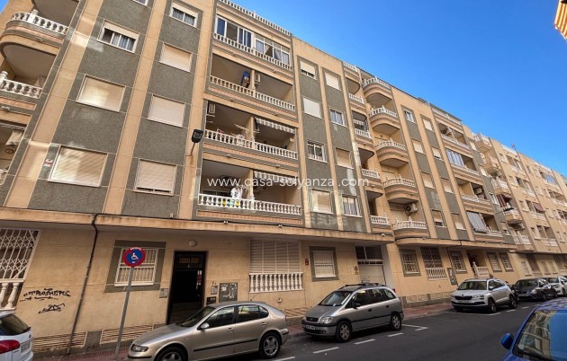 Resale - Apartment / flat - Torrevieja - Playa del Cura