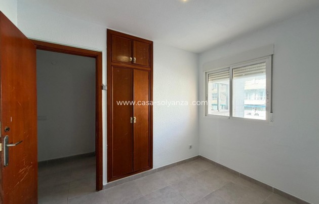 Resale - Apartment / flat - Torrevieja - Playa de los Locos