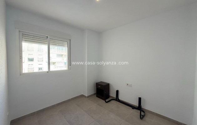 Resale - Apartment / flat - Torrevieja - Playa de los Locos