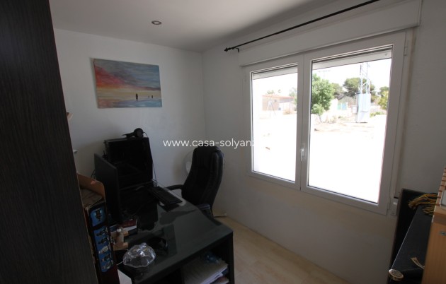 Resale - Country Property/Finca - Crevillente - Inland
