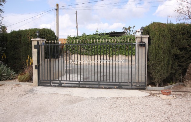 Resale - Country Property/Finca - Crevillente - Inland