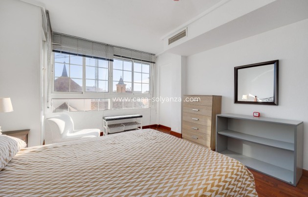 Resale - Apartment / flat - Torrevieja - Center