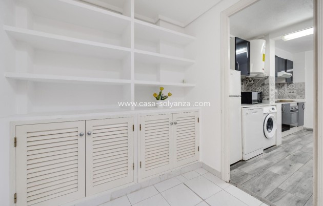 Resale - Apartment / flat - Torrevieja - Center