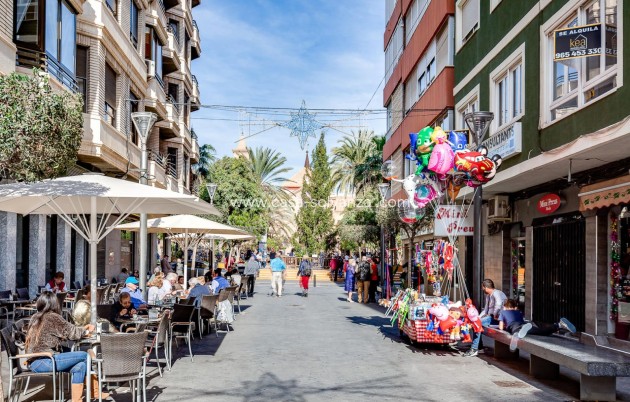 Resale - Apartment / flat - Torrevieja - Center