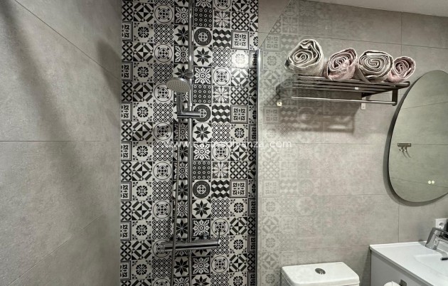 Resale - Bungalow - Torrevieja - Los Balcones