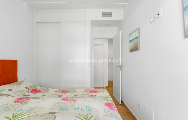 Resale - Apartment / flat - Villamartin - Costa Blanca