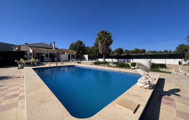 Herverkoop - Villa - Castalla - Costa Blanca