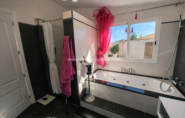 Herverkoop - Villa - Castalla - Costa Blanca