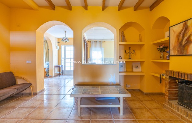 Resale - Villa - Los Montesinos