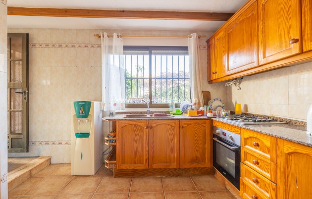 Resale - Villa - Los Montesinos