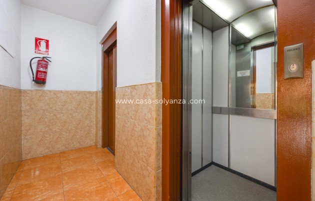 Resale - Apartment / flat - Torrevieja - Parque Las Naciones