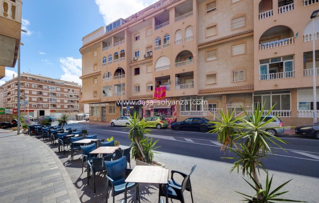 Resale - Apartment / flat - Torrevieja - Parque Las Naciones