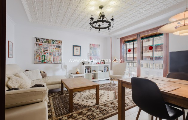 Resale - Apartment / flat - Torrevieja - Playa del Acequión