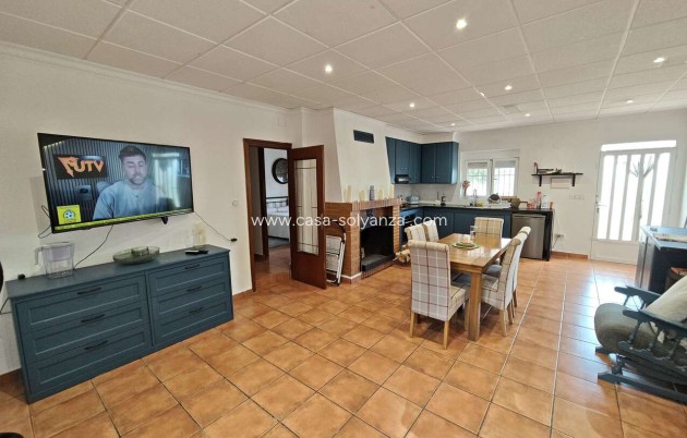 Resale - Townhouse - Yecla - Inland