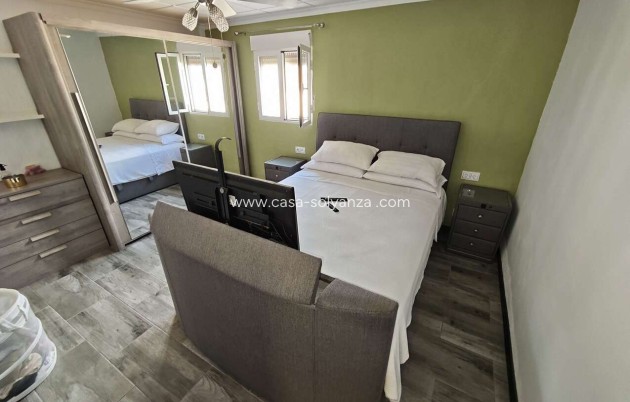 Resale - Townhouse - Yecla - Inland