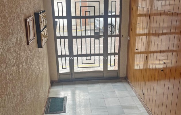 Herverkoop - Appartement / flat - Formentera de Segura - Los Palacios