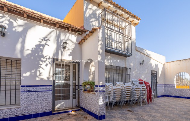 Resale - Villa - Los Montesinos
