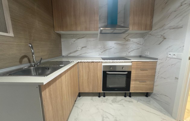 Resale - Apartment / flat - Torrevieja - Muelle Pesquero