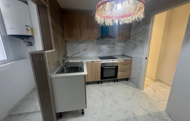 Resale - Apartment / flat - Torrevieja - Muelle Pesquero