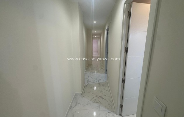 Resale - Apartment / flat - Torrevieja - Muelle Pesquero