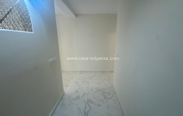 Resale - Apartment / flat - Torrevieja - Muelle Pesquero