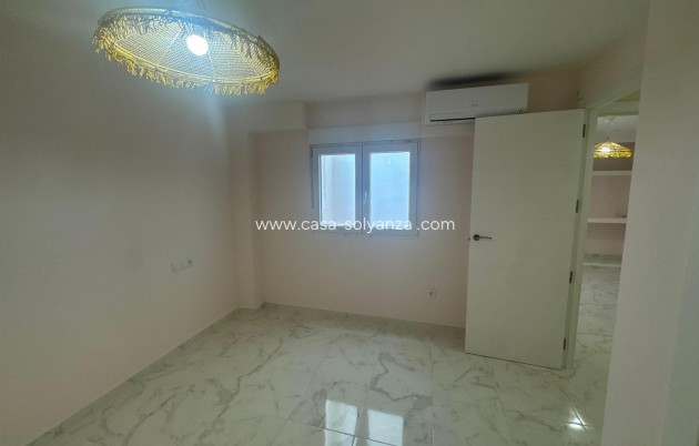Resale - Apartment / flat - Torrevieja - Muelle Pesquero