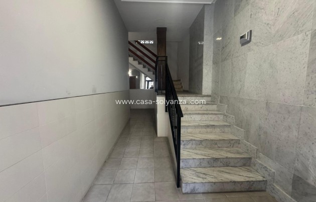 Resale - Apartment / flat - Torrevieja - Muelle Pesquero