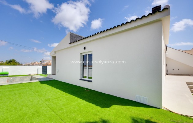 Resale - Villa - Torrevieja - La Siesta