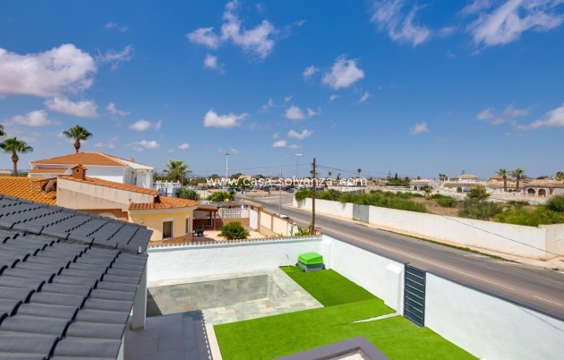 Resale - Villa - Torrevieja - La Siesta
