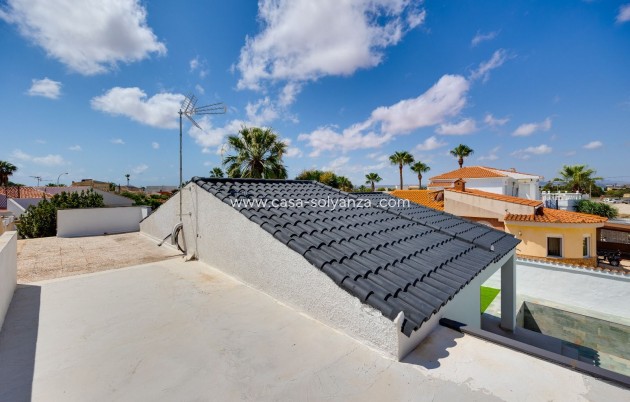Resale - Villa - Torrevieja - La Siesta