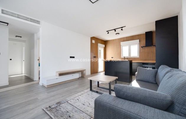 Resale - Villa - Torrevieja - La Siesta