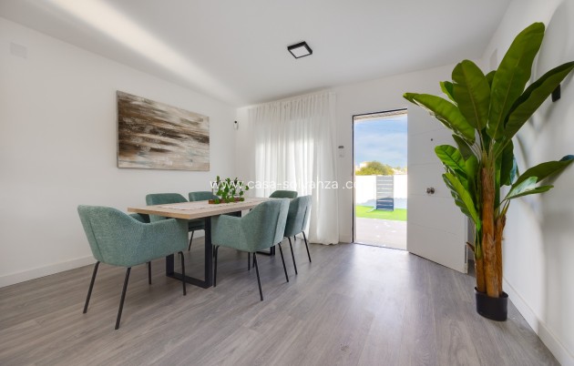 Resale - Villa - Torrevieja - La Siesta