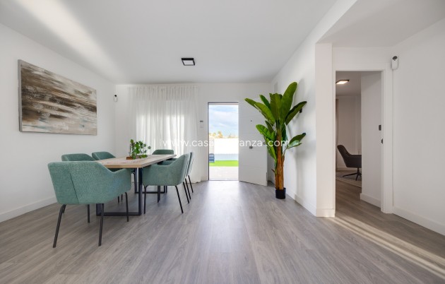 Resale - Villa - Torrevieja - La Siesta