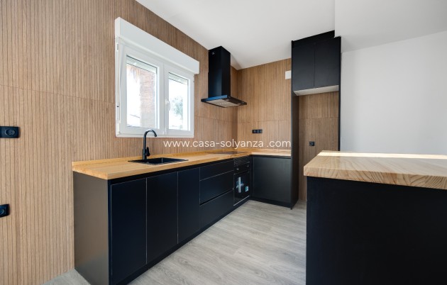 Resale - Villa - Torrevieja - La Siesta