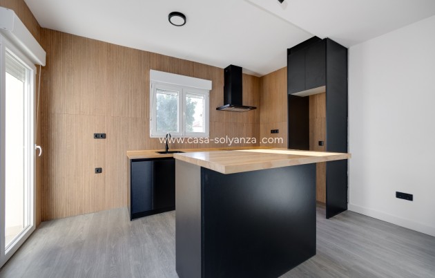 Resale - Villa - Torrevieja - La Siesta