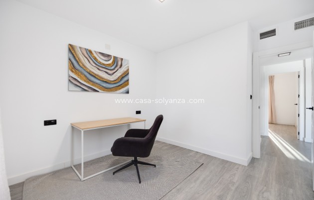 Resale - Villa - Torrevieja - La Siesta