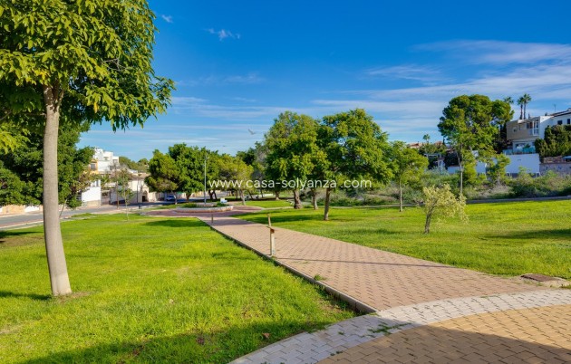 Herverkoop - Herenhuis - Torrevieja - Los Balcones