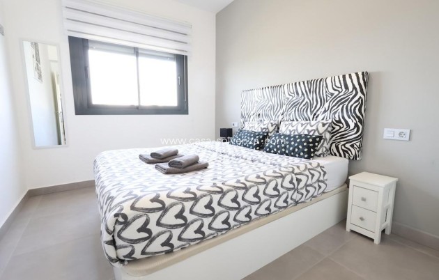 Resale - Bungalow - Pilar de la Horadada - Costa Blanca